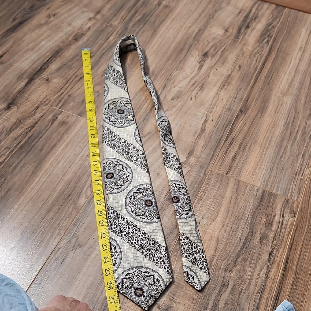 Damon Vintage Elegant Patterned Tie in Brown And Cream